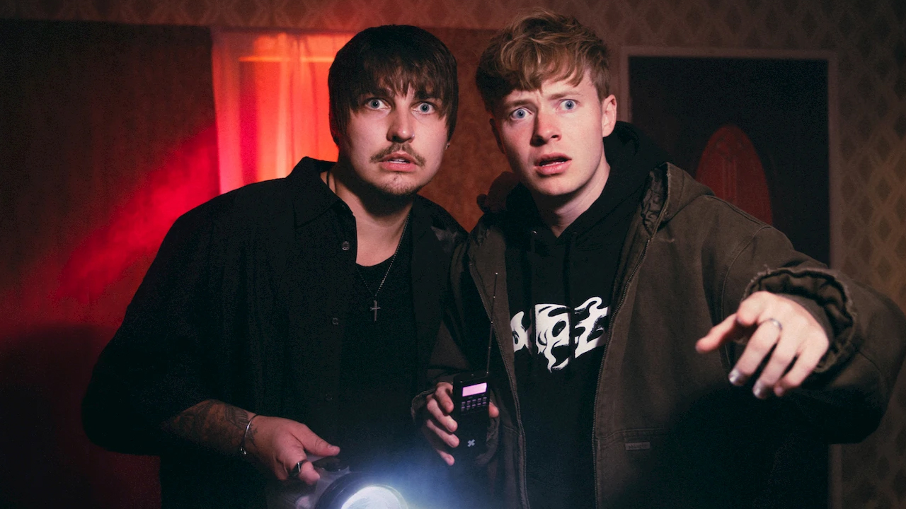 Paranormal YouTube Stars ‘Sam and Colby’ Are Making the Jump to Netflix For Halloween
