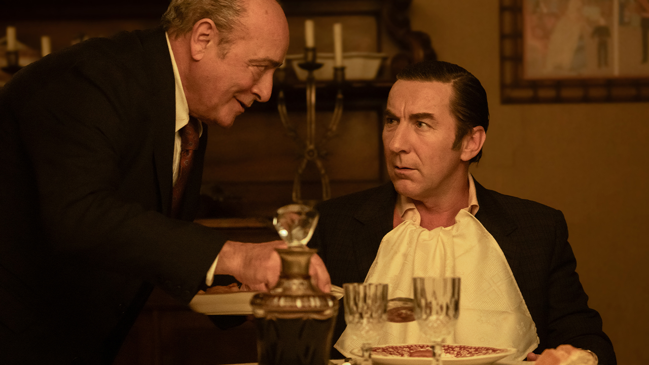 ‘Fading Grandeur’ Review: Antonio De La Torre Shines In Light Netflix Spanish Comedy